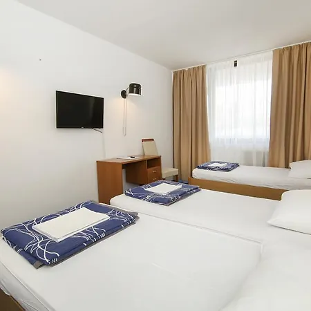 Zagreb 2* Split
