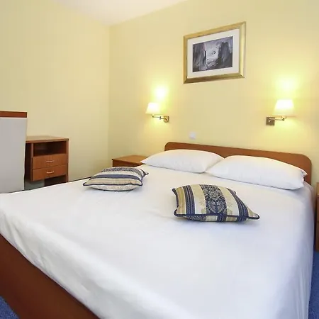 Zagreb Отель 2*